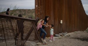 アングル：移民取り締まり強化は「好機」、トランプ氏復帰喜ぶ密入国業者