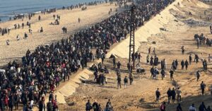 ガザ北部への帰還開始、イスラエルが検問所開放 破壊深刻