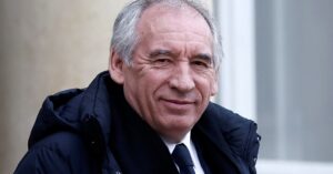 「マスク氏は民主主義にとって脅威」、仏首相が危機感