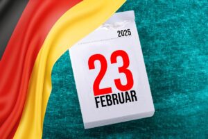 ドイツの総選挙前夜：沈みゆくレッド・グリーン政権と台頭するAfD