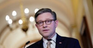 米下院議長、連邦地裁「排除」可能と警告 相次ぐ差し止め命令受け