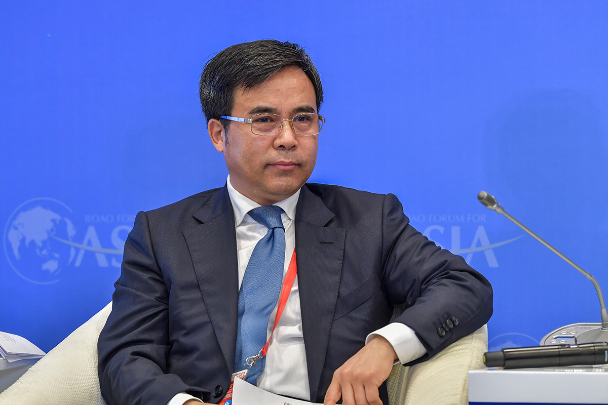 「別れさせた息子の元カノと結婚」 24億円ワイロで捕まった中国銀行会長の乱れっぷり 「仕事を口実に女性を呼びつけて、長時間部屋にこもっていた」