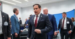 世界の人道援助、米はもはや大半負担せずと国務長官 「不公平」