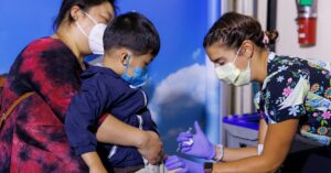 米コロナワクチン追加接種限定を議論、諮問委が第2次トランプ政権初会合