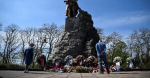 ロシアが第二次大戦記念行事を宣伝に、ドイツが大使出席に警告