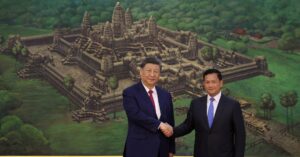 中国とカンボジア、供給網構築で協力 運河事業の協定も締結