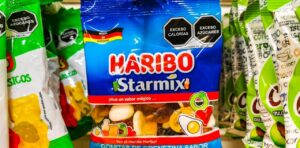 ｢黒いラベルのフード｣は学校から追放せよ。メキシコで肥満対策法