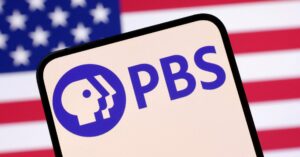 トランプ氏、公共放送・ラジオ資金削減へ大統領令 偏向報道と指摘