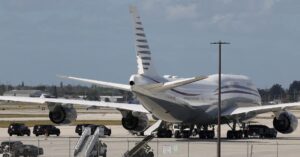 トランプ氏、カタールからの航空機受領を正当化 政権は見返り懸念せず