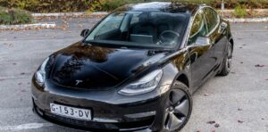 テスラ、保証修理を逃れるために｢総走行距離を水増し｣？