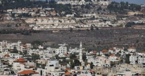 ヨルダン川西岸の町を入植者が襲撃、治安部隊がパレスチナ人3人殺害