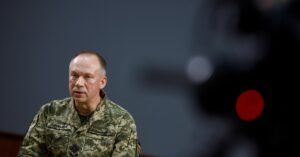 ウクライナ軍、クルスク州でロシア兵1万人と戦闘＝司令官