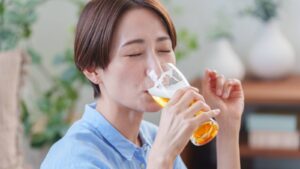 「ノンアルでも油断禁物！」―最新研究で明らかになった意外と危ない“ゼロビール”の落とし穴とは？（ヨガジャーナルオンライン）