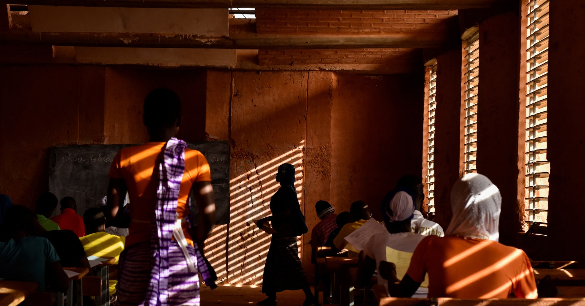 アングル：伝統素材でエアコンなしでも涼しく、温暖化時代の新学校建築