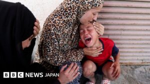 ガザで栄養補助食品を求め並んでいた子どもら、イスラエル軍の空爆で死亡 病院が発表