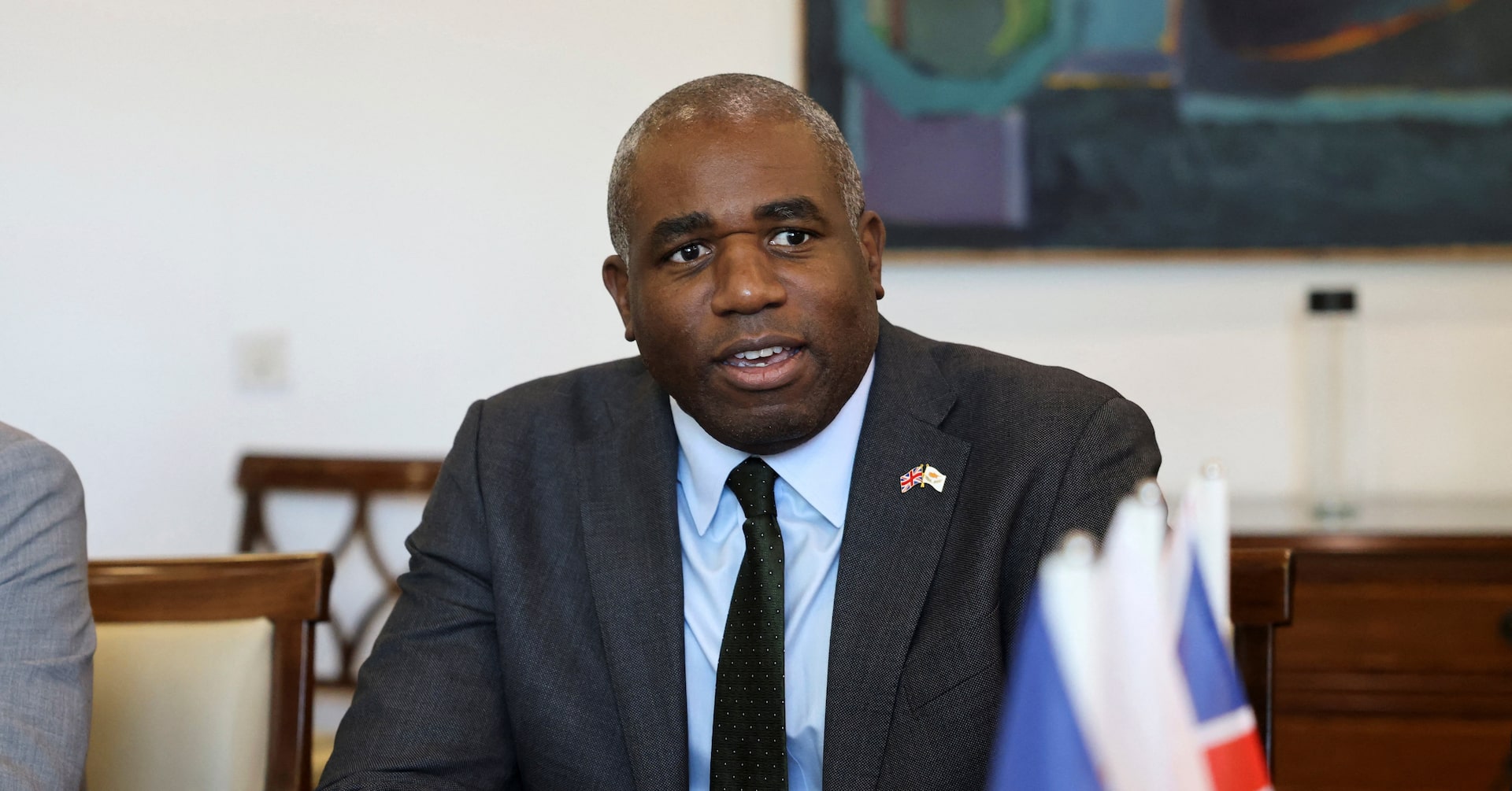 英外相がシリア訪問、人道援助や復興へ9450万ポンド支援