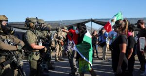 米農場捜索中に1人死亡、裁判所は一部移民取り締まり手法の停止命令