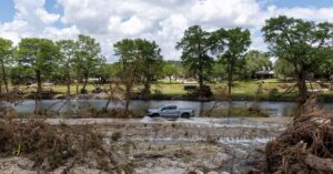 米テキサス州洪水、死者119人に 当局の対応に批判高まる