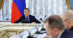 ロシア、必要なら西側への「予防的攻撃」開始も＝前大統領