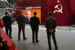 米ロ首脳会談、停戦に向け制裁緩和も焦点－戦時経済でプーチン氏苦境