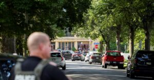 米ミネソタ州の学校で銃乱射、8歳と10歳の児童死亡 容疑者は自殺