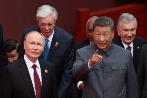 中国とロシア、二大独裁国家の指導者が欲するのは「不死」？ 世界中に生中継された会話内容とは