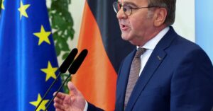 独国防相、欧州委員長のウクライナ部隊派遣発言を厳しく批判