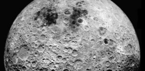 地球から見えているのは片側のみ。月のこっち側とあっち側ってどう違う？