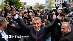 チェコ下院選、バビシュ前首相率いるポピュリスト政党が第1党に